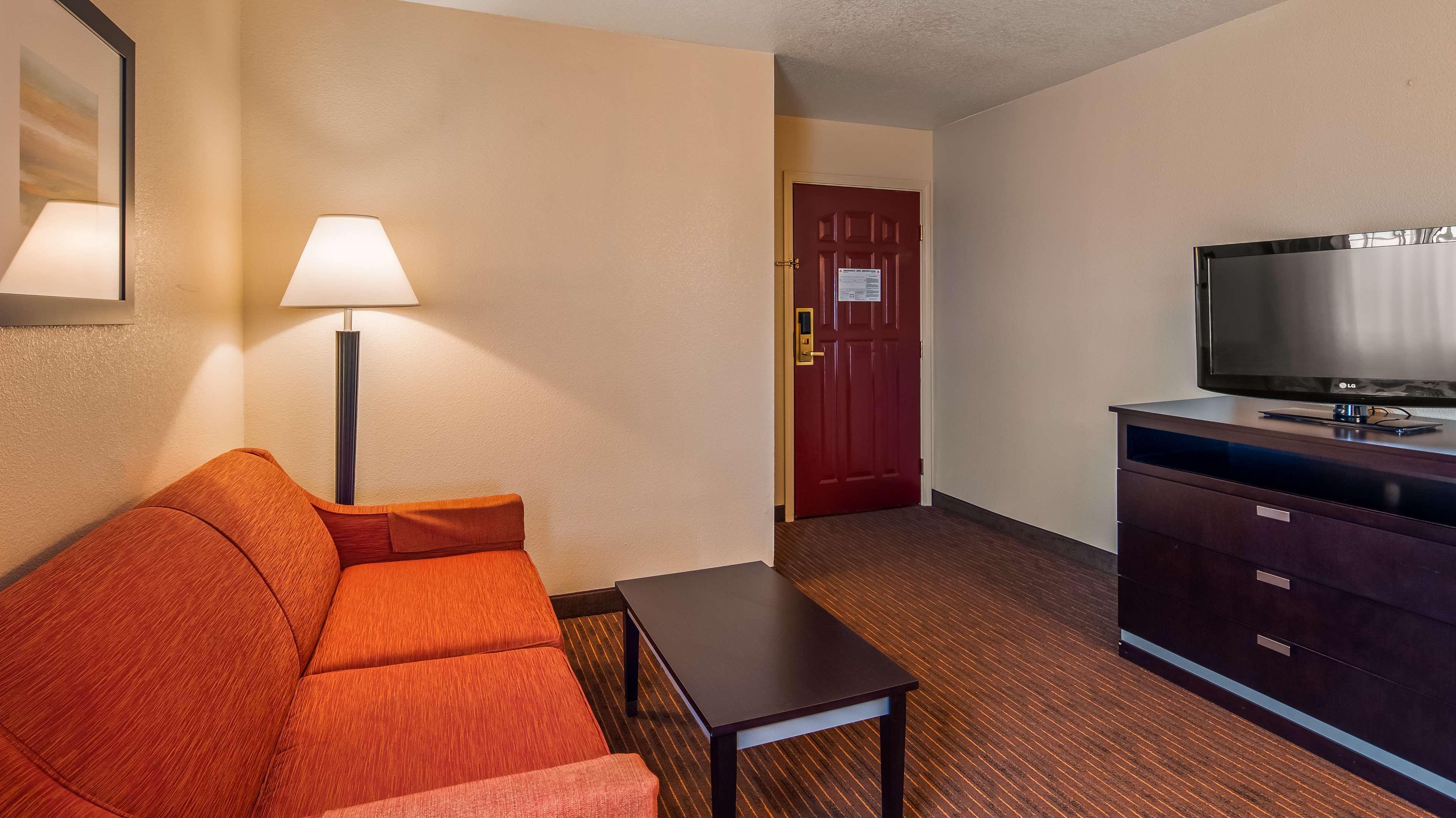 Best Western Luxury Inn Трейси Экстерьер фото