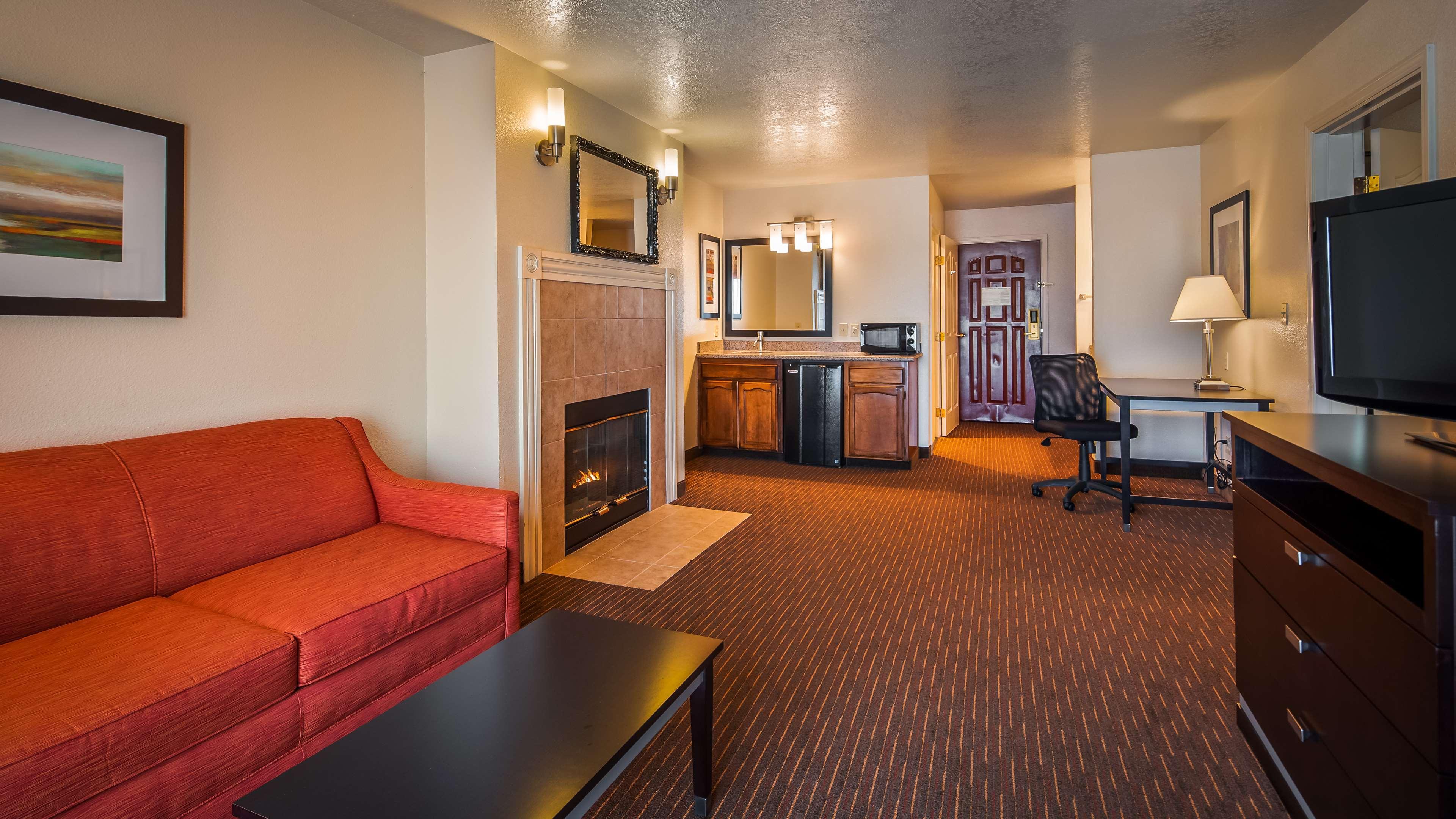 Best Western Luxury Inn Трейси Экстерьер фото