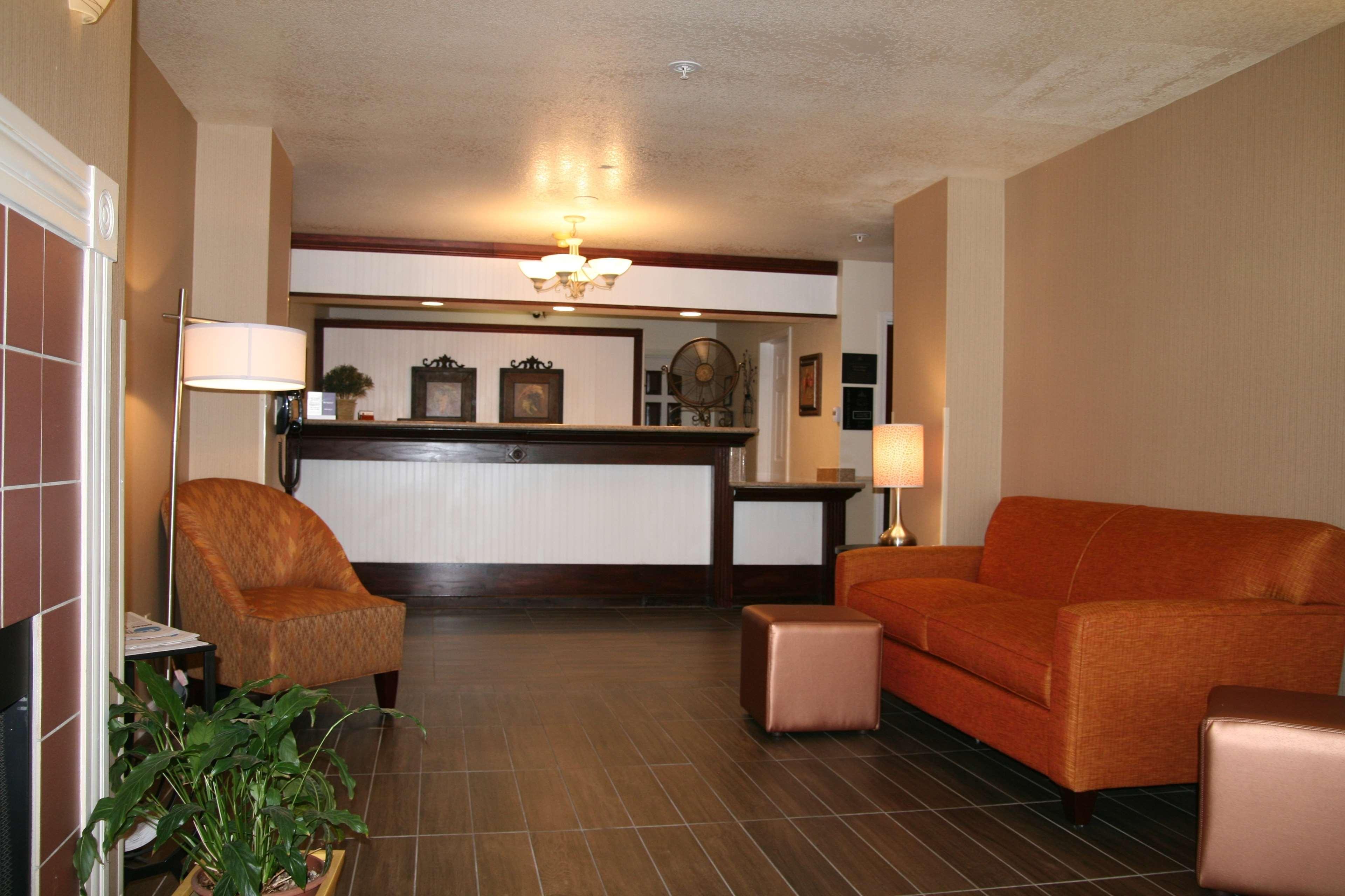 Best Western Luxury Inn Трейси Экстерьер фото
